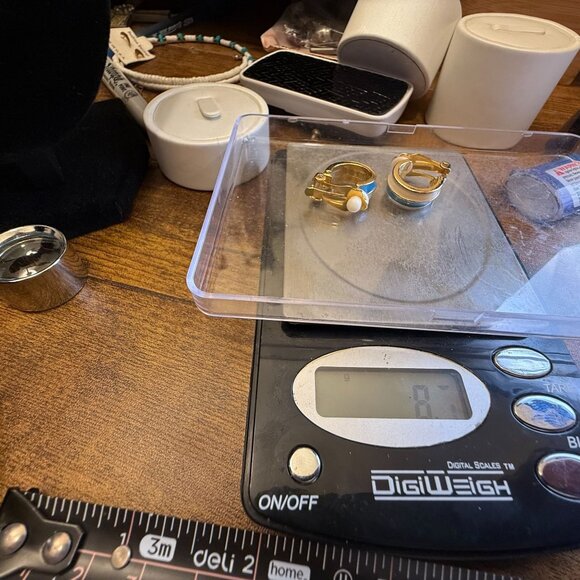 Vintage Gold Tone Blue & Cream Enamel Clip-On Hoop Earrings Fashion Jewelry - Picture 3 of 7